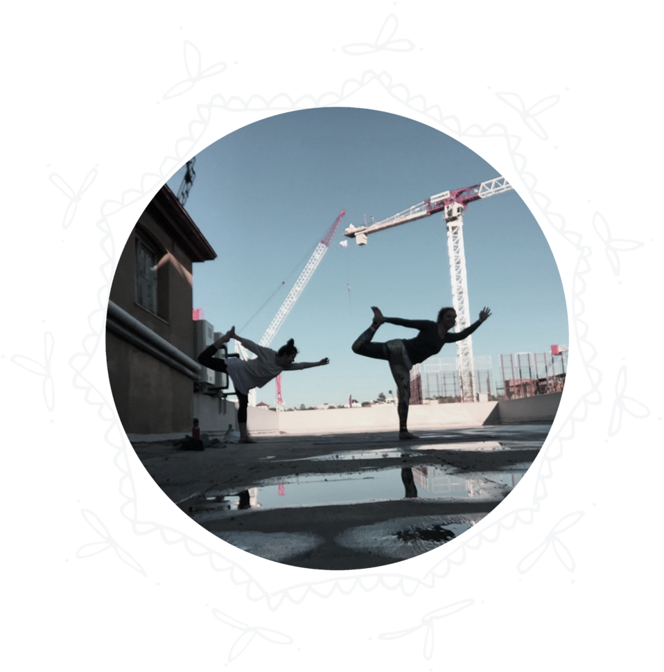 Dynamic Flow Rooftop Yoga - Portable Network Graphics (1000x996), Png Download