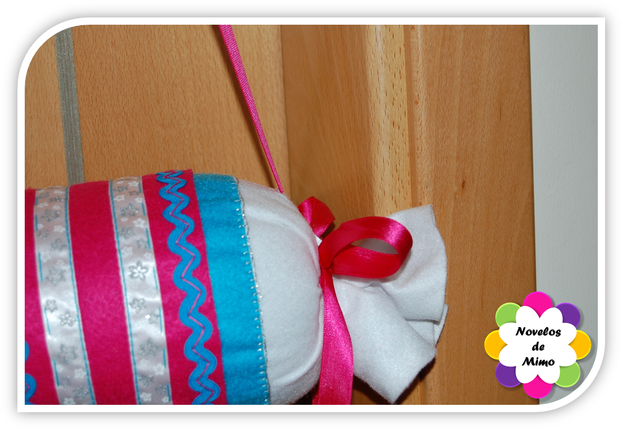 Porta Bandoletes Em Feltro - Floral Design (1296x899), Png Download