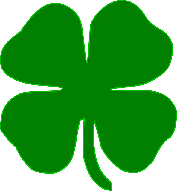 Free Pictures Of Shamrocks To Share On Facebook - Irish Clover (592x640), Png Download