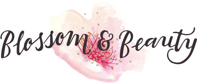 Logo - Beauty Blog Logo Png (703x300), Png Download