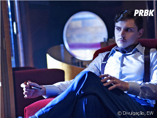 Evan Peters Também Poderia Fazer Parte De Todas As - Evan Peters En Hotel (950x390), Png Download