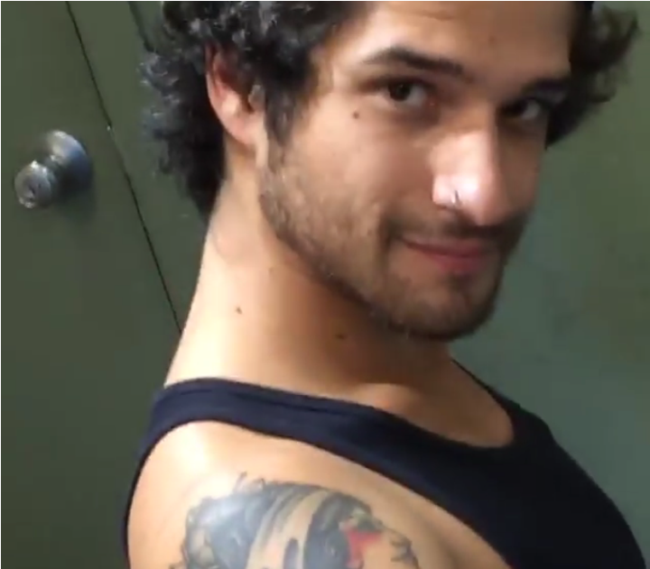 Tyler Posey Dévoile Son Nouveau Tatouage Et C'est Stylé - Tyler Posey (1200x630), Png Download