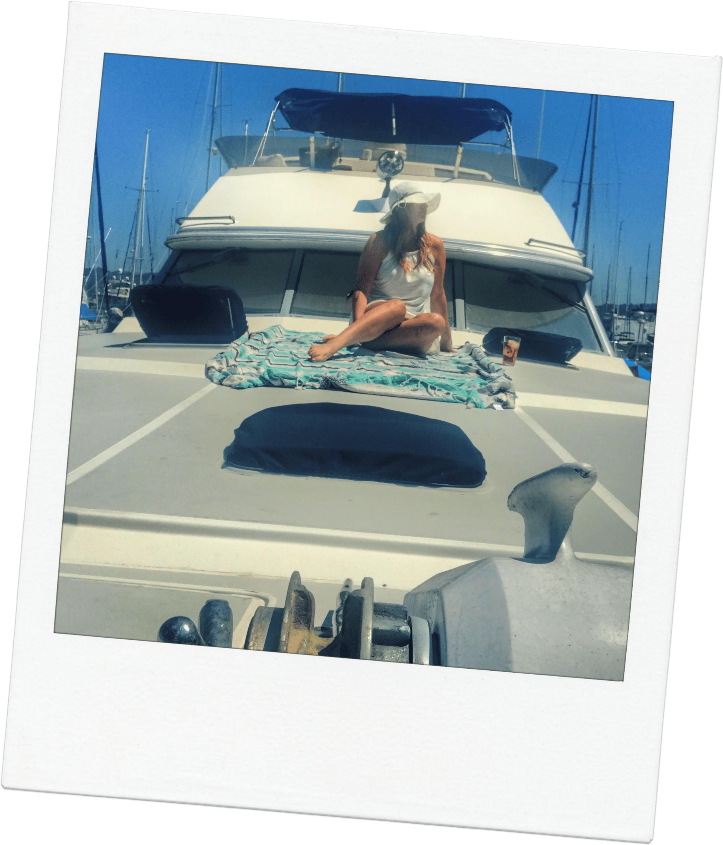 Life Aboard This Woman's Liveaboard Motor Yacht Tiny - Luxury Yacht (2560x2991), Png Download