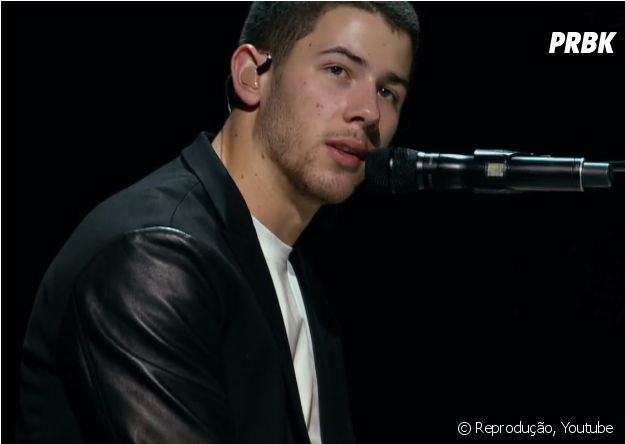 Nick Jonas Surpreende Fãs E Lança Vídeo Do Single "chainsaw" - Nick Jonas (624x600), Png Download