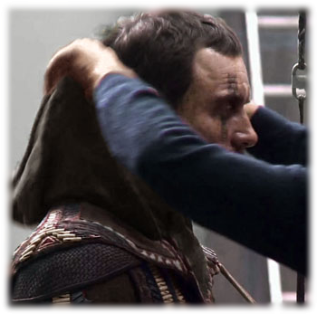 New Pics Of Michael Fassbender Michael Fassbender Assassins - Hug (363x360), Png Download