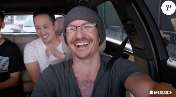 Chester Bennington Avec Son Groupe Linkin Park Et L& - Chester Bennington (950x338), Png Download