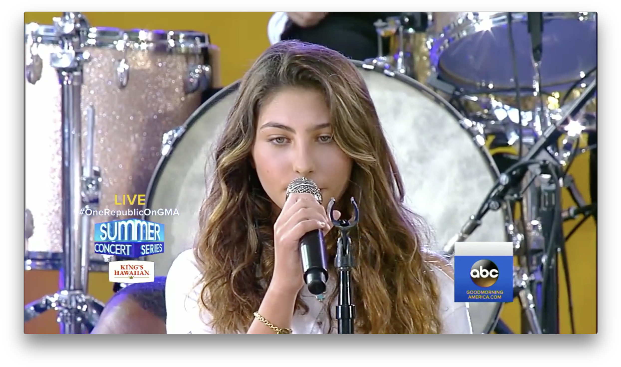 Toni Cornell Sings Hallelujah In Chris Cornell Tribute (2500x1494), Png Download