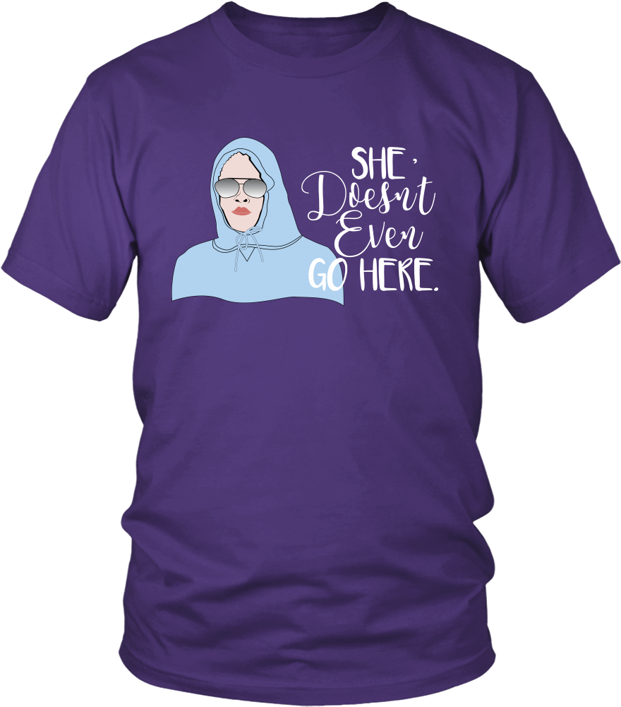 Mean Girls She Doesn't Even Go Here Shirt - Larry Bernandez T Shirt (1000x1000), Png Download