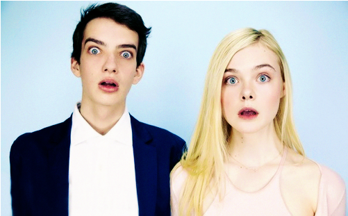Elle Fanning 壁纸 Possibly Containing A Well Dressed - Kodi Smit-mcphee (500x500), Png Download