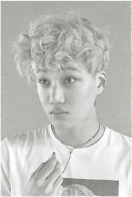 Tumblr O8if9iyld21s85b5to1 400 - Exo Lucky One Polaroid Scans (400x600), Png Download