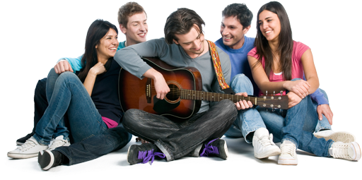 Online Guitar Lessons - Pessoa Tocando Violão Com Amigos (514x276), Png Download