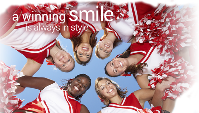 Cheerleaders - Cheerleaders Huddle (871x385), Png Download
