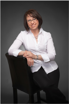 Woman Leaning On Chair Smiling - Sitting (650x390), Png Download