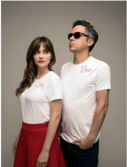 Zooey Deschanel With She & Him Partner M - Zooey Deschanel (610x340), Png Download