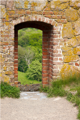 Brown Brick Door Way - Garden Bench With A Trees Png (450x500), Png Download