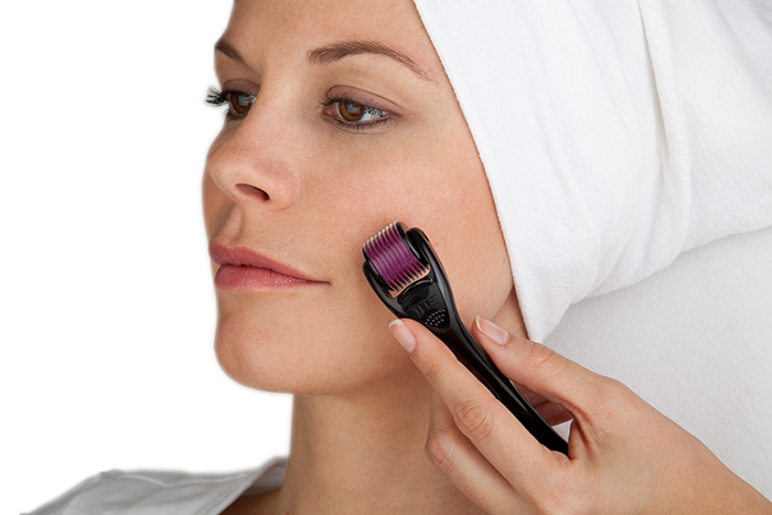 Does It Hurt Microneedling - Microneedling Png (700x467), Png Download