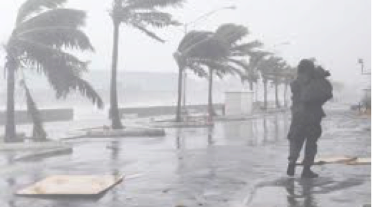 In The Eye Of The Storm - People Running From A Hurricane (540x300), Png Download
