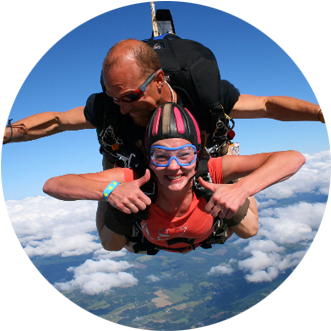 Female Skydiver Gives The Thumbs Up Sign With Her Male - Tandem Skydiving (400x400), Png Download