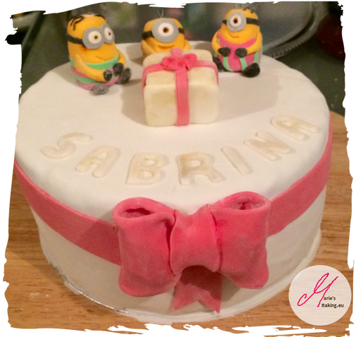 Figurine Birthday Cake A Red Velvet Cake Filled With - Birthday Cake (526x477), Png Download
