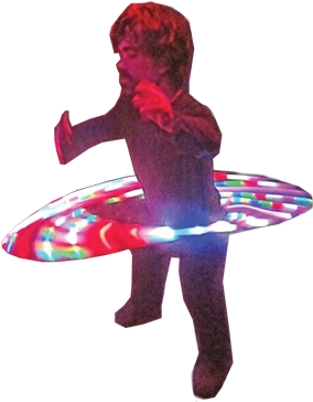Peter Dinklage Hula-hooping Makes Every Photo Better, - Surfing (600x400), Png Download