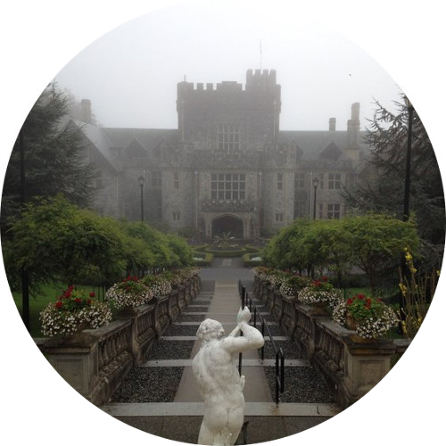 Hatley Castle Circled Transparent - Hatley Park National Historic Site (500x500), Png Download