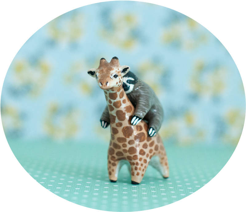 Giraffe And Sloth (1200x800), Png Download