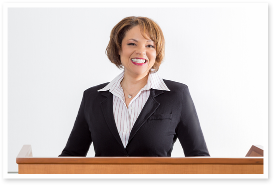 An Energetic Keynote Speaker Who Connects With Audiences, - Hayward (573x389), Png Download