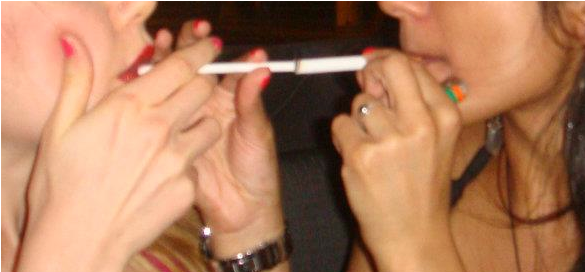 Social Smoking Is Popular Among New York's Youth, But - Piccolo (960x540), Png Download