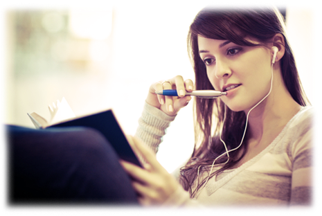 Student Listening To Music While Studying - Girl Studying While Listening To Music (470x319), Png Download