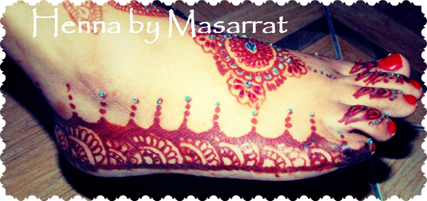 The Sides Of Her Feet Featured A Scalloped Design That - Embroidery (623x293), Png Download