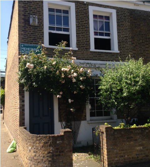 Victorian House In Fashionable East London - Sash Window (800x533), Png Download