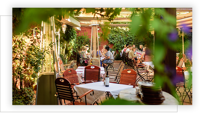Jardines De Zoraya - Restaurante Jardines De Zoraya Tablao (673x382), Png Download