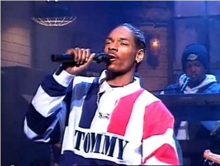 Snoop Dogg Wore A Signature Hilfiger Red, White, And - Snoop Dogg Snl 1994 (608x342), Png Download