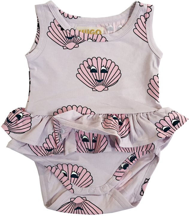 Hugo Loves Tiki Ruffled Onesie Seashells - Onesie (960x720), Png Download
