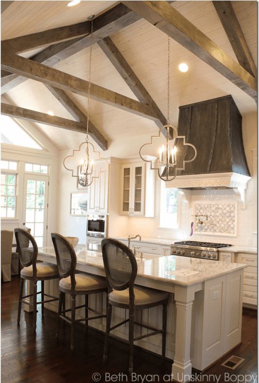 Kitchen With White Ceiling And Wooden Truss Vault - Kitchen (700x785), Png Download