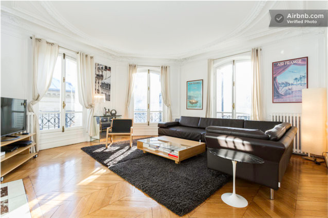 Beautiful Apartment Near The Eiffel Tower - Eiffel Tower (800x533), Png Download