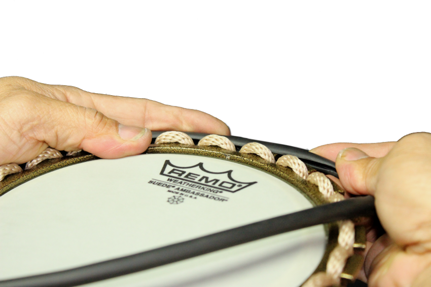 With A Thinner Rope Tie On The Vertical Rope Wind It - Talking Drum (850x567), Png Download