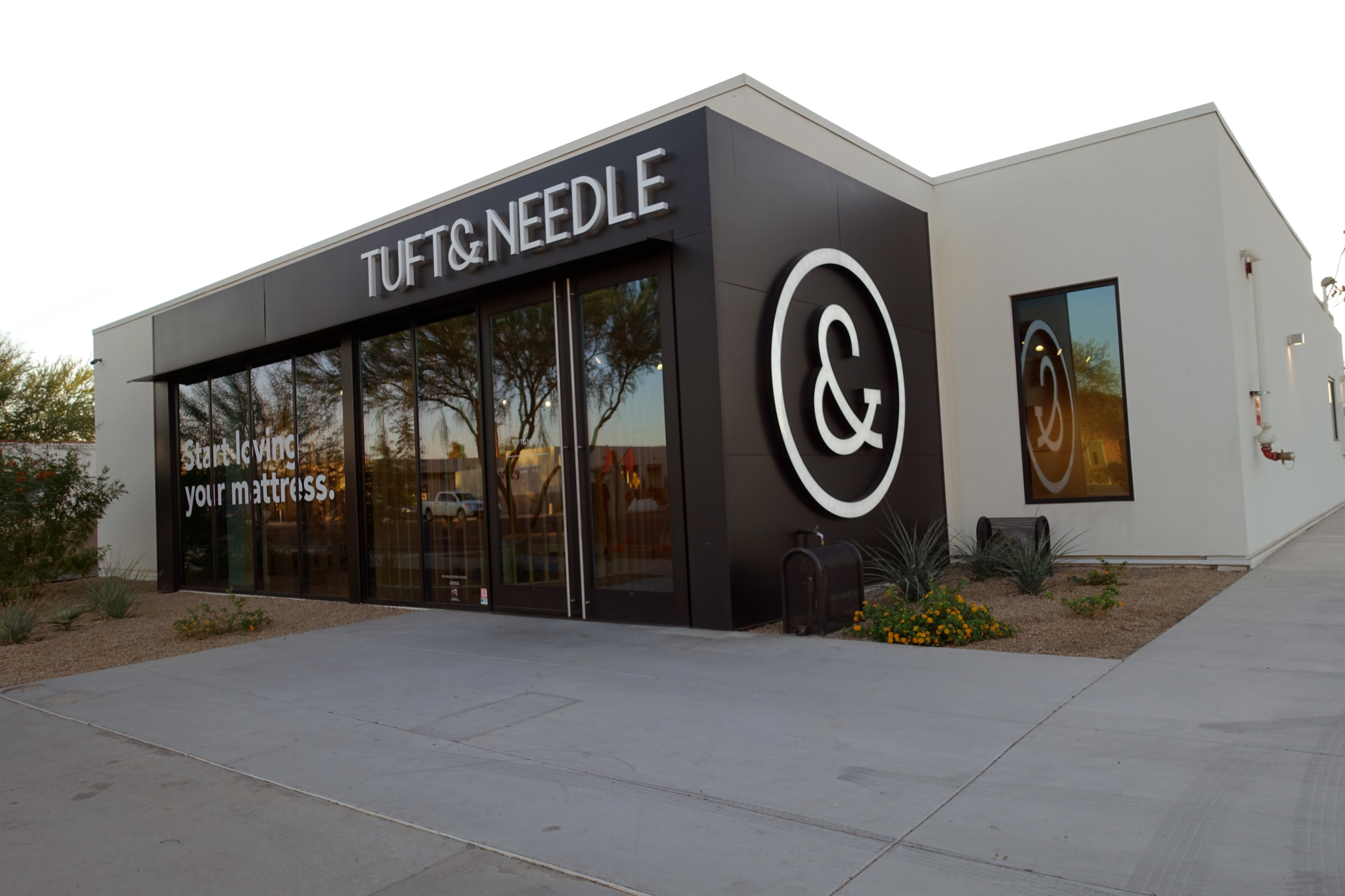 Tuft And Needle Store (2048x1365), Png Download