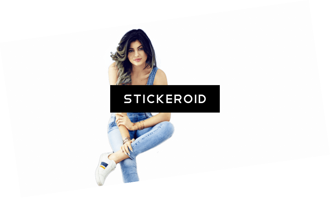 Kylie Jenner Sitting Jeans - Photo Shoot (1084x649), Png Download