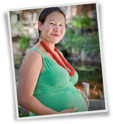 Happy Pregnant Woman Government Of Saskatchewan - Smoking Complications In Pregnancy Brochure (460x500), Png Download
