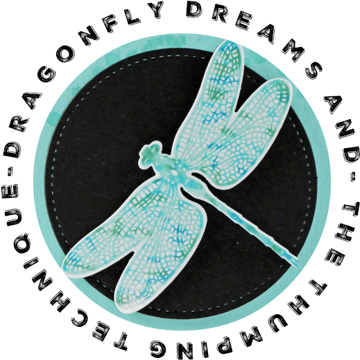 Dragonfly Dreams And The Thumping Technique Card By - Corazon En Circulo (600x545), Png Download