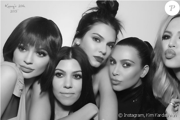 Kylie Jenner, Kourtney Kardashian, Kendall Jenner, - Karl Lagerfeld Kardashian (950x399), Png Download
