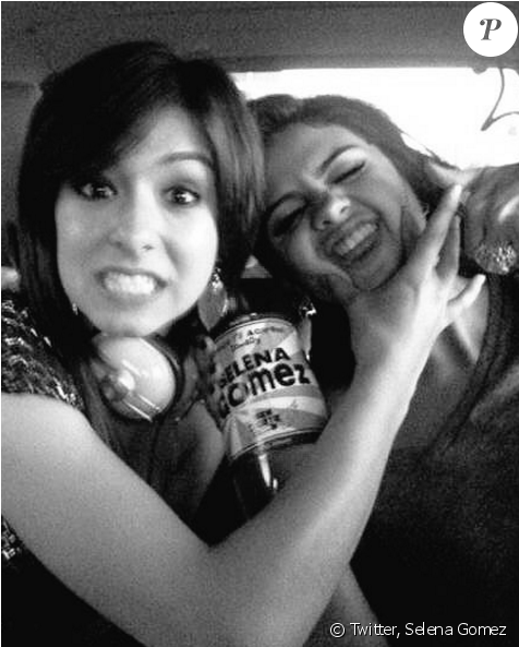 Photo De La Défunte Christina Grimmie Avec Son Amie - Selena And Christina Grimmie (950x592), Png Download