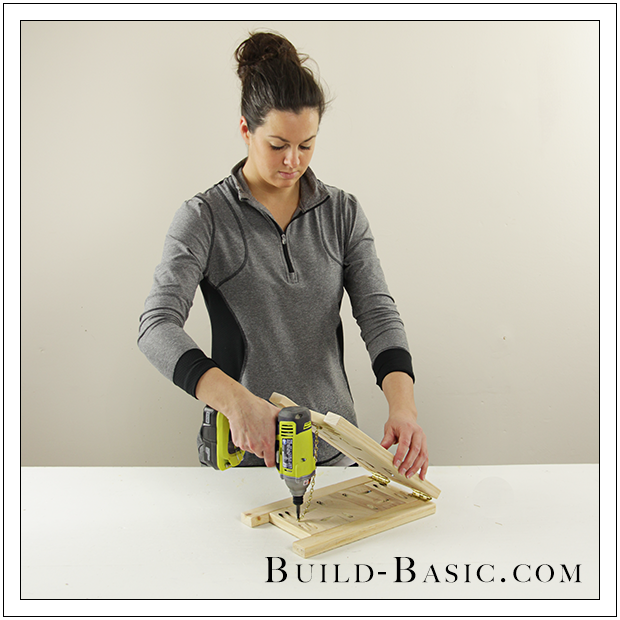 Diy Tabletop Easel By Build Basic - Easel (620x620), Png Download