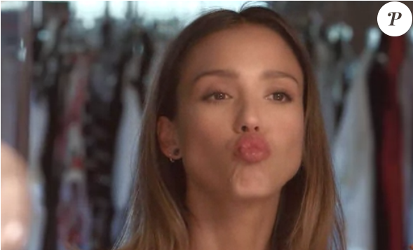 Jessica Alba Dans Une Vidéo Punchy Pour Le Site De - Hair Coloring (950x356), Png Download