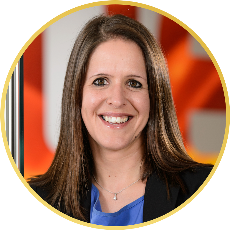 Shona Started Her Career In Brand Management On The - Circle (800x800), Png Download