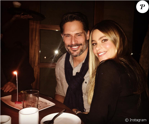 Sofia Vergara Et Joe Manganiello Au Restaurant Pour (950x492), Png Download