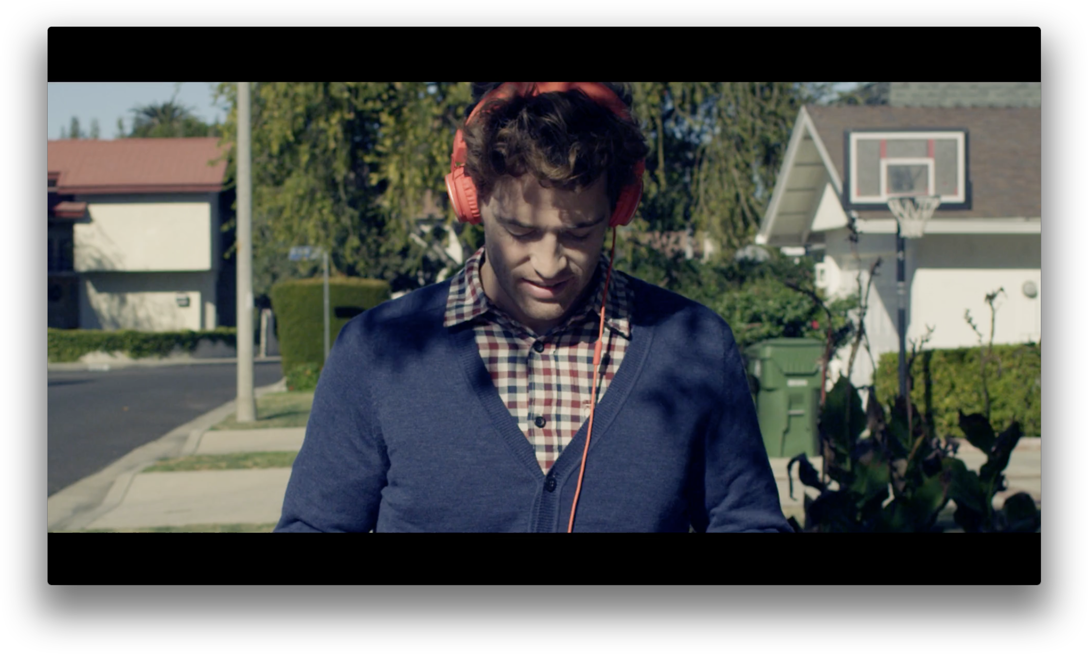 Verizon Redbox - Gentleman (2270x1376), Png Download