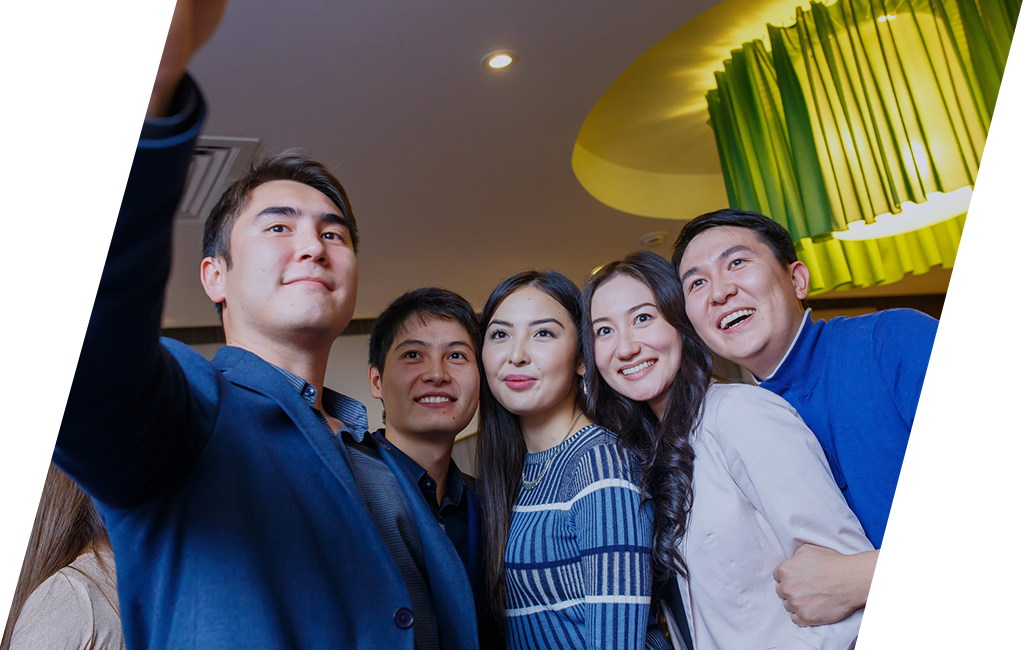 A Group Of International Students Taking A Selfie (1023x650), Png Download