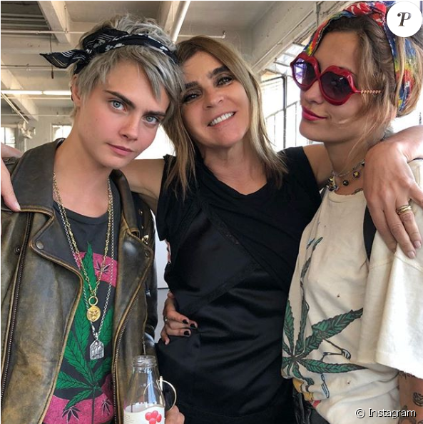 Cara Delevingne, Carine Roitfeld Et Paris Jackson À (950x593), Png Download